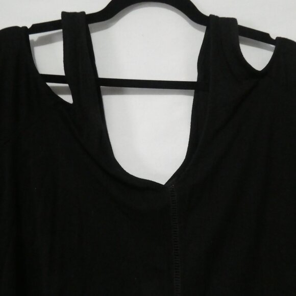 LOVE & LEGEND | 2X | Chic Black Cold Shoulder Top | Bell Sleeves | Front Detail - Picture 4 of 16